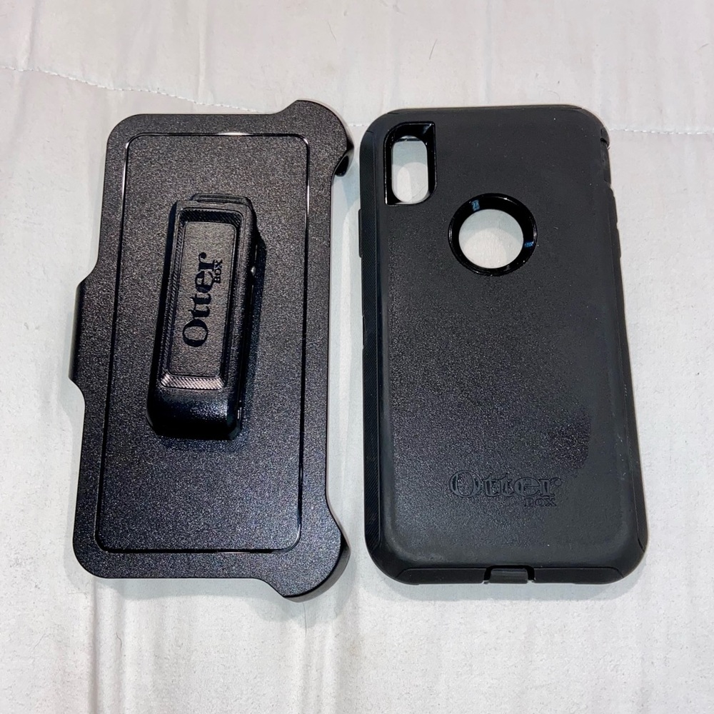 iPhone XS Max OtterBox Case with Belt Clip